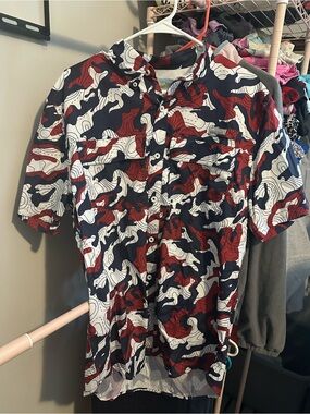 Casual Short-Sleeve Button-Down Shirt in Red, Navy & White